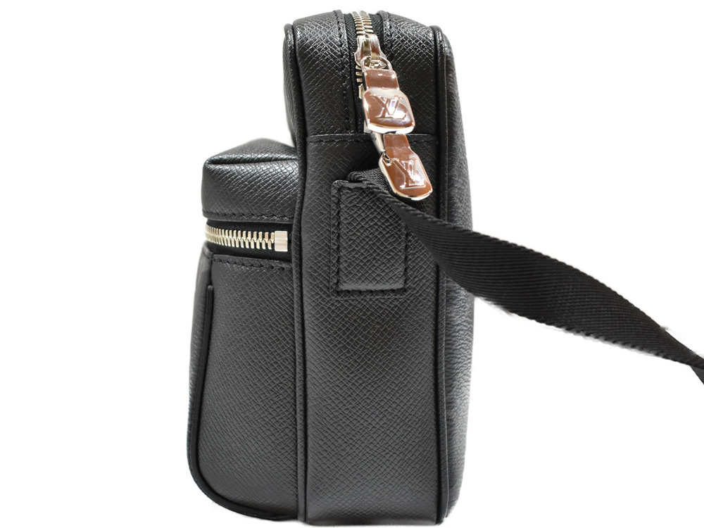Louis Vuitton Gray Messenger Bag Shoulder Outdoor Taigarama Gray